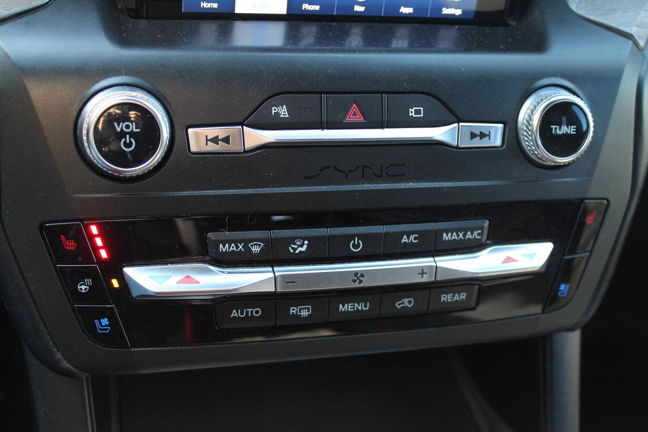 2020 Ford Explorer Platinum Photo