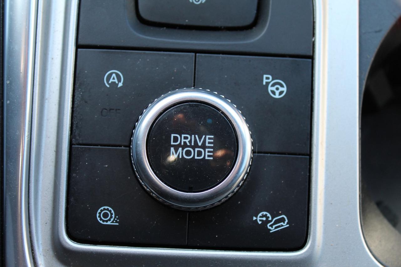 2020 Ford Explorer Platinum Photo