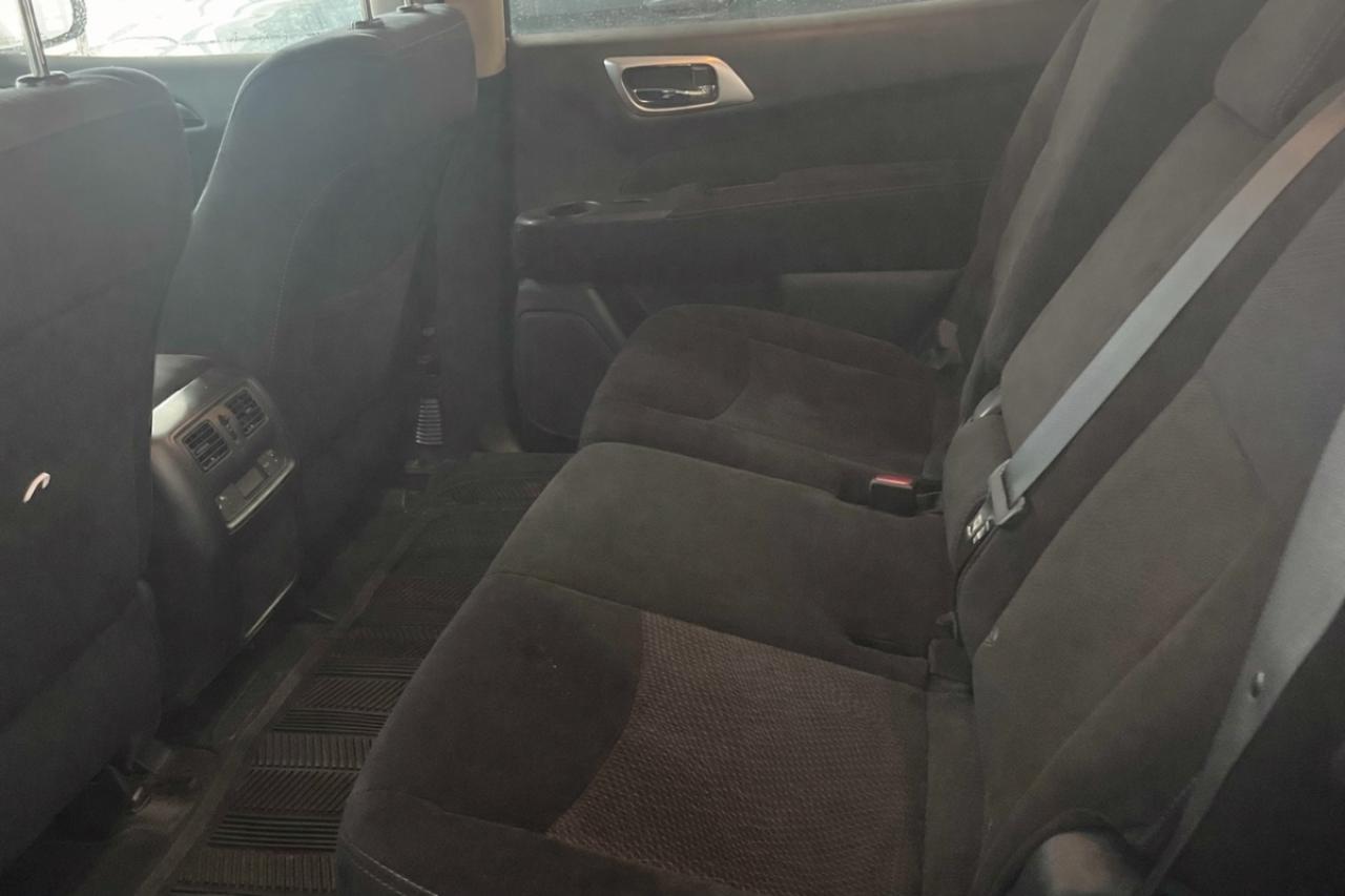 2014 Nissan Pathfinder S Photo2