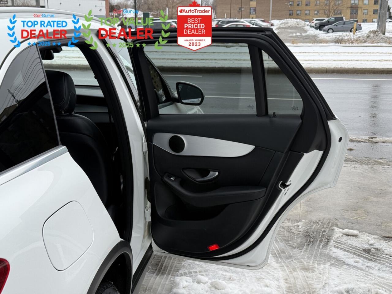 2017 Mercedes-Benz GLC-Class 300 | PREMIUM PKG | PANO | NAVI | LOADED Photo