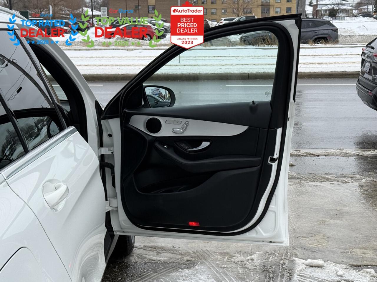 2017 Mercedes-Benz GLC-Class 300 | PREMIUM PKG | PANO | NAVI | LOADED Photo