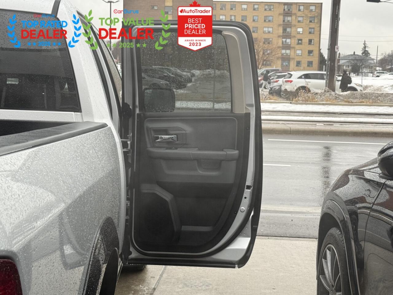 2018 RAM 1500 SLT | ONE OWNER | FINANCE | BACK UP CAMERA Photo