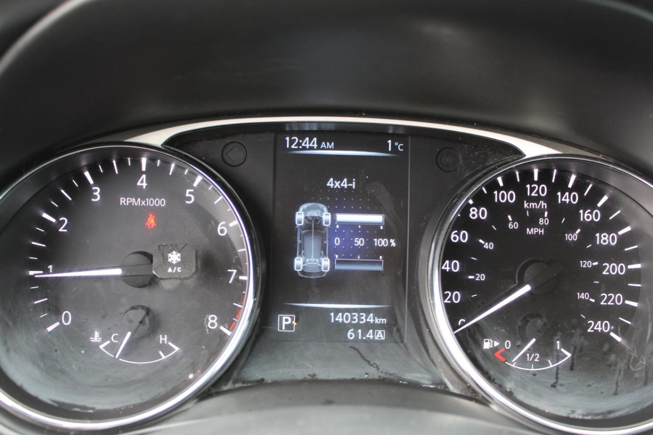 2016 Nissan Rogue SV AWD Photo