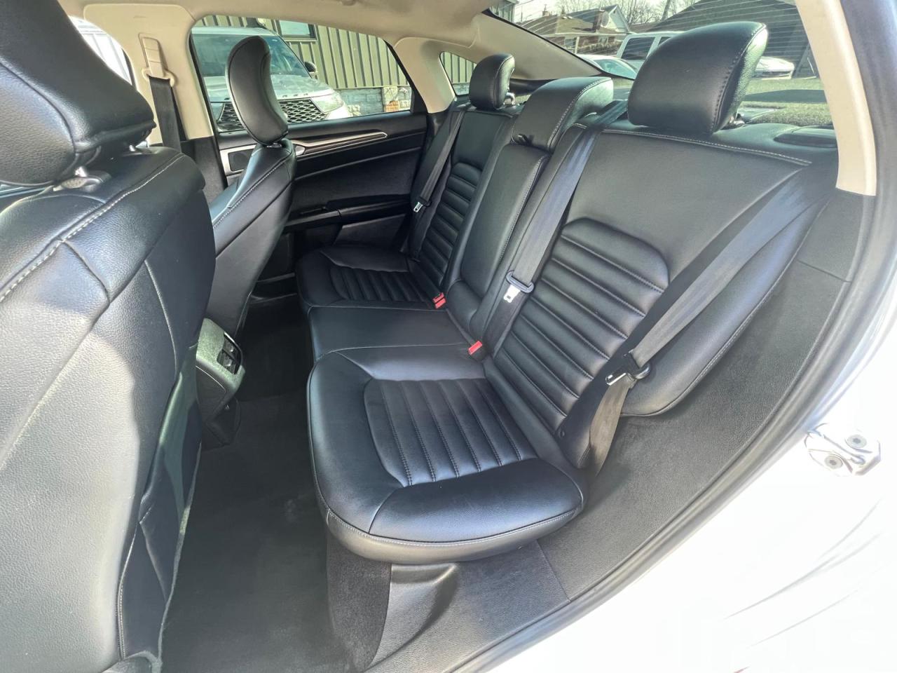 2019 Ford Fusion Hybrid SEL Photo