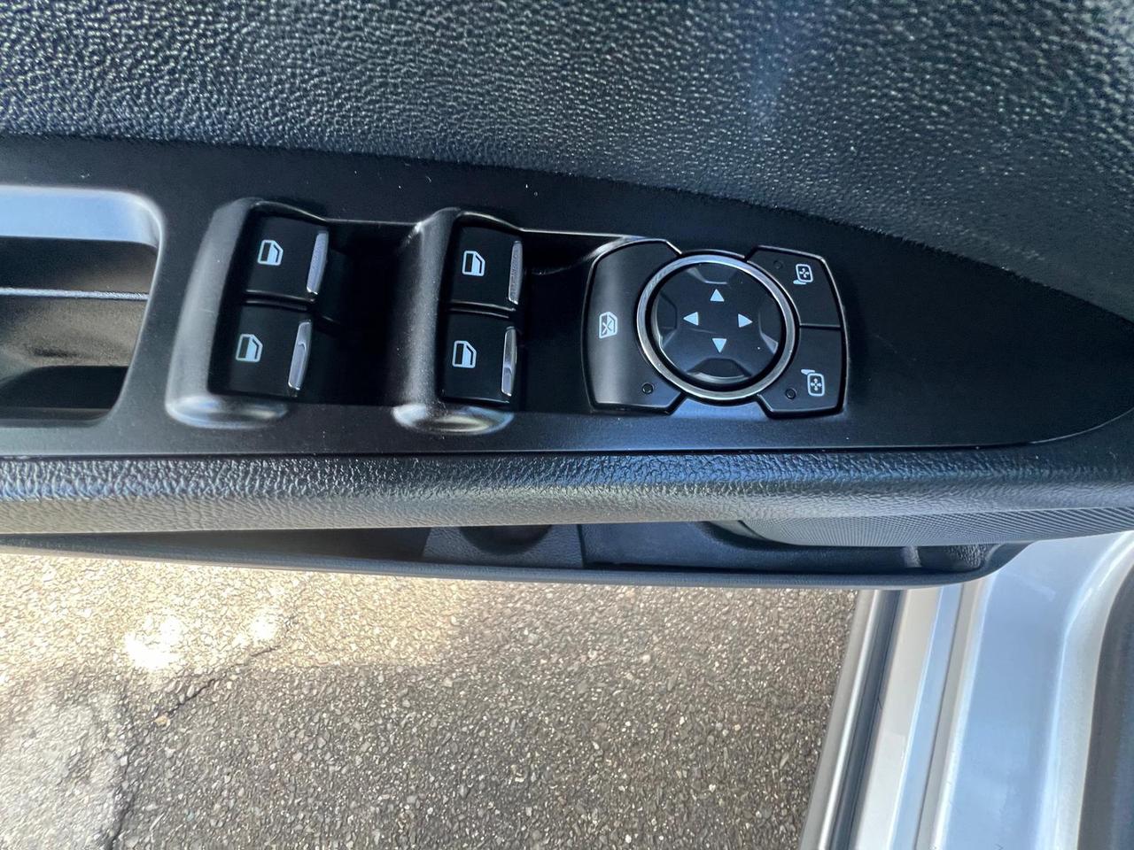 2019 Ford Fusion Hybrid SEL Photo