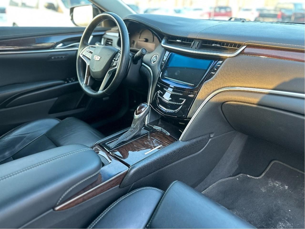 2016 Cadillac XTS LUXURY AWD Photo