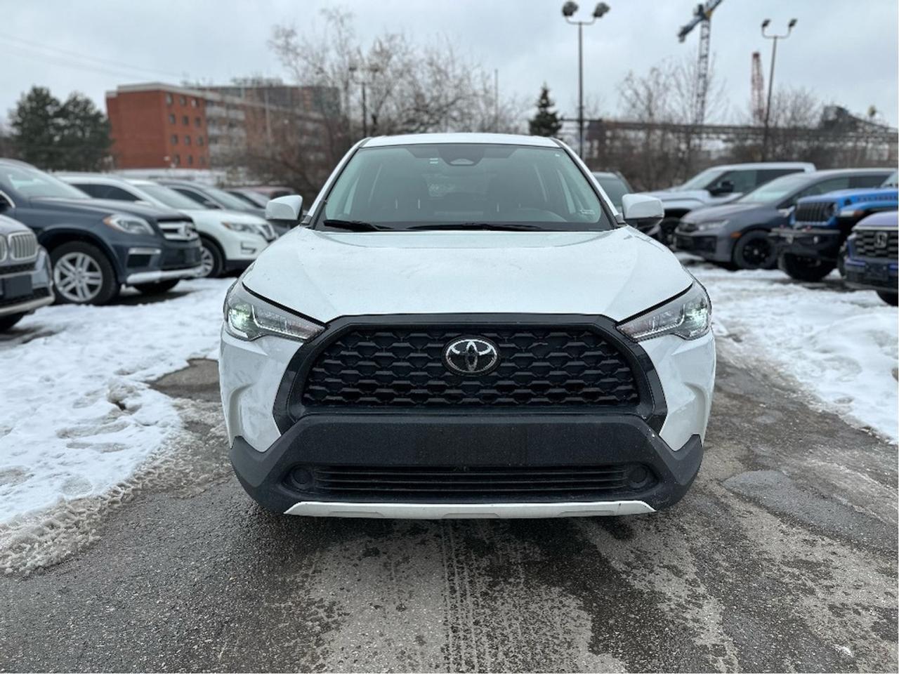 2023 Toyota Corolla Cross LE FWD Photo