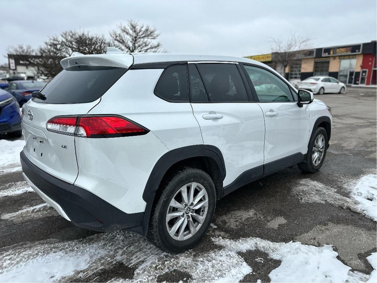 2023 Toyota Corolla Cross LE FWD Photo