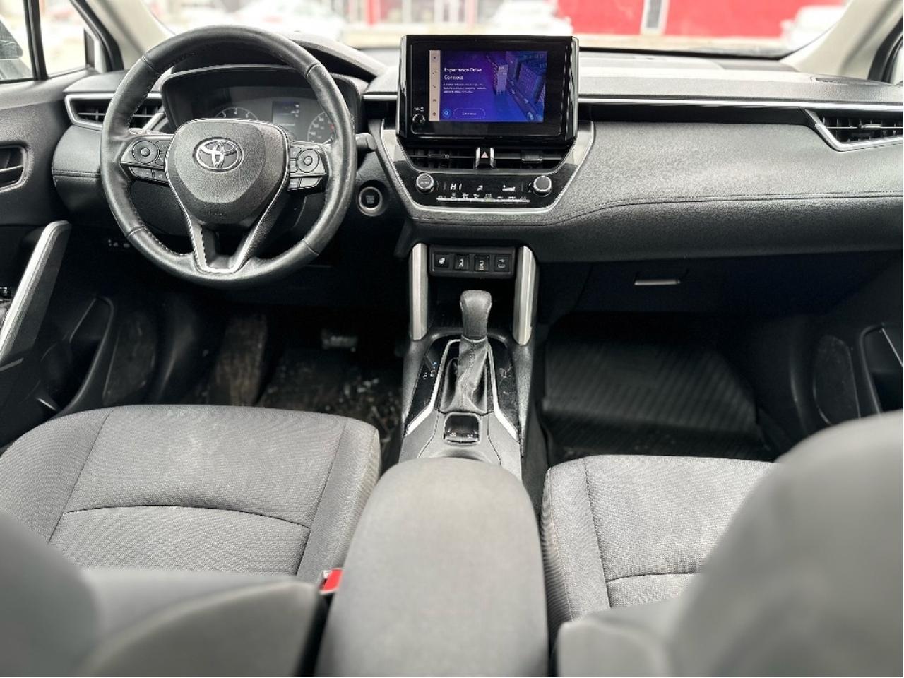 2023 Toyota Corolla Cross LE FWD Photo