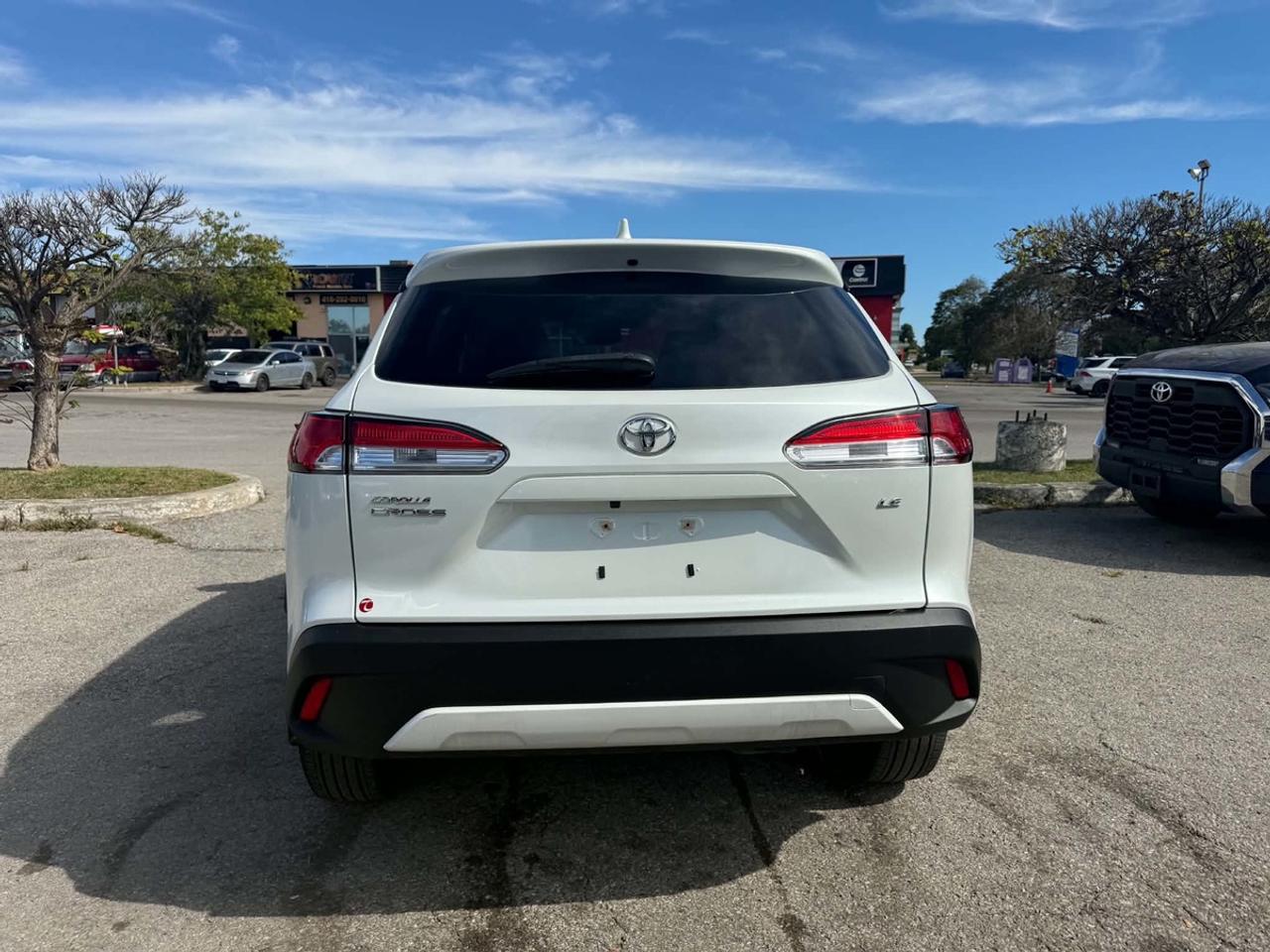2023 Toyota Corolla Cross LE Photo