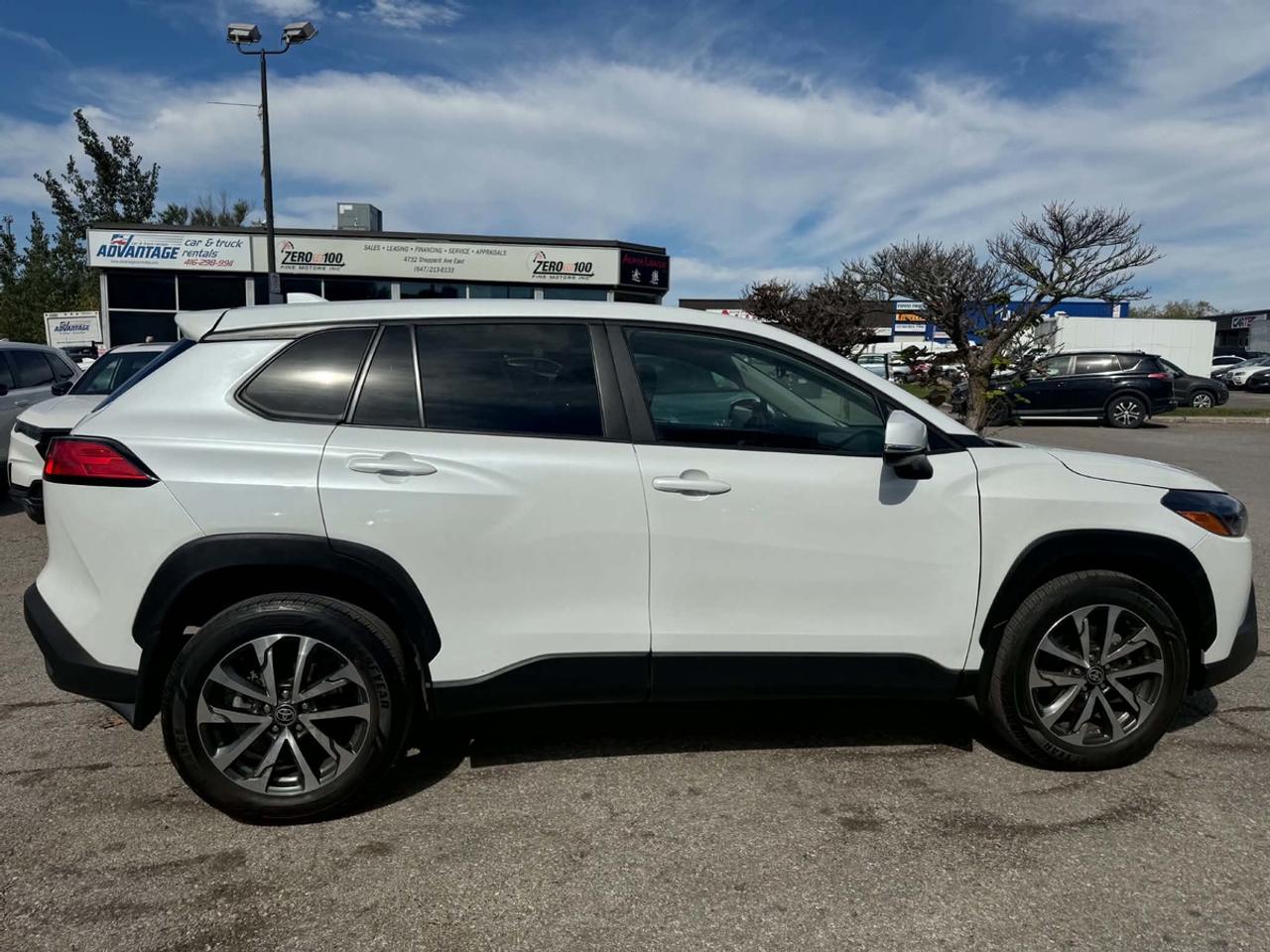2023 Toyota Corolla Cross LE Photo