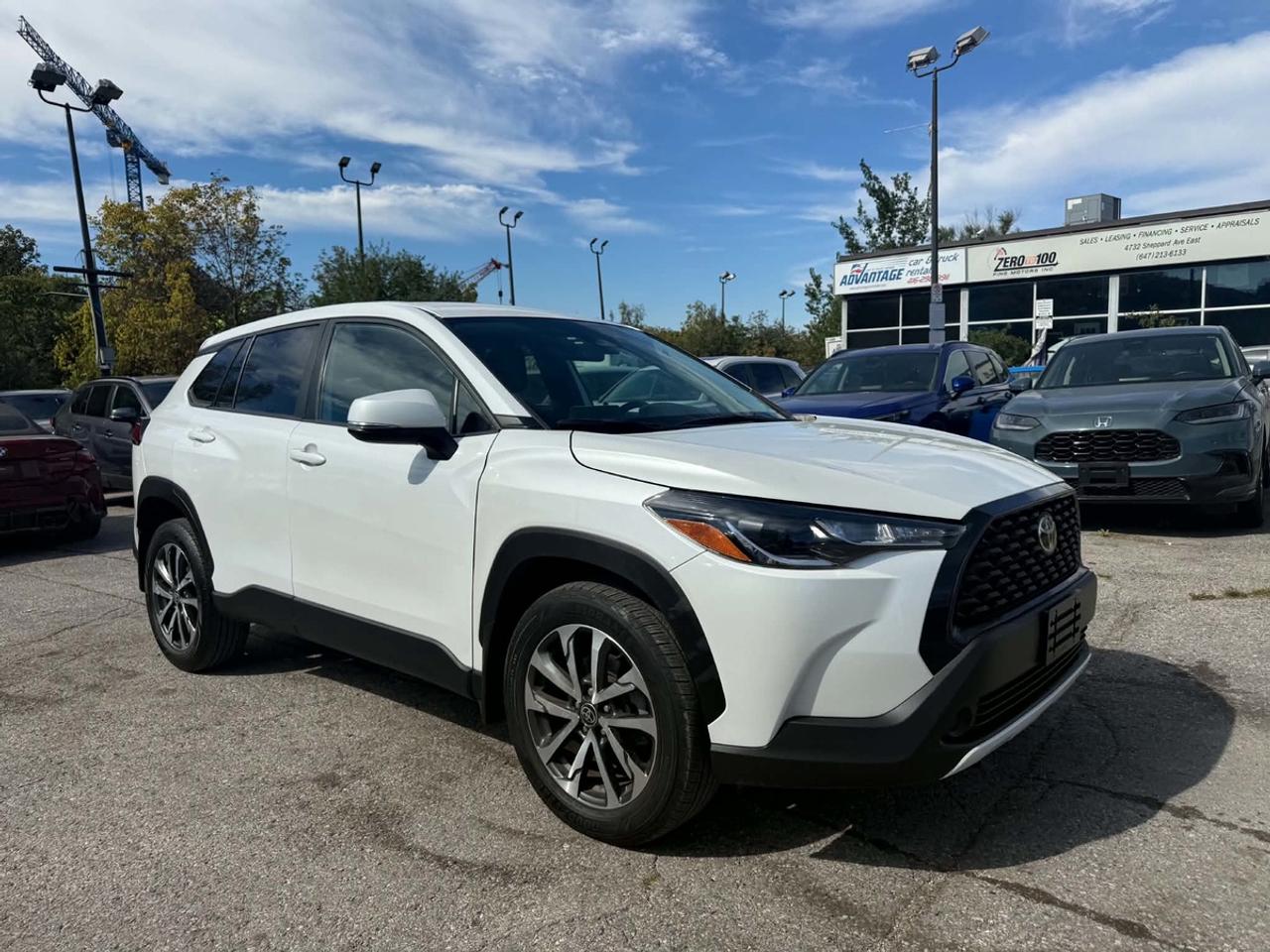 2023 Toyota Corolla Cross LE Photo