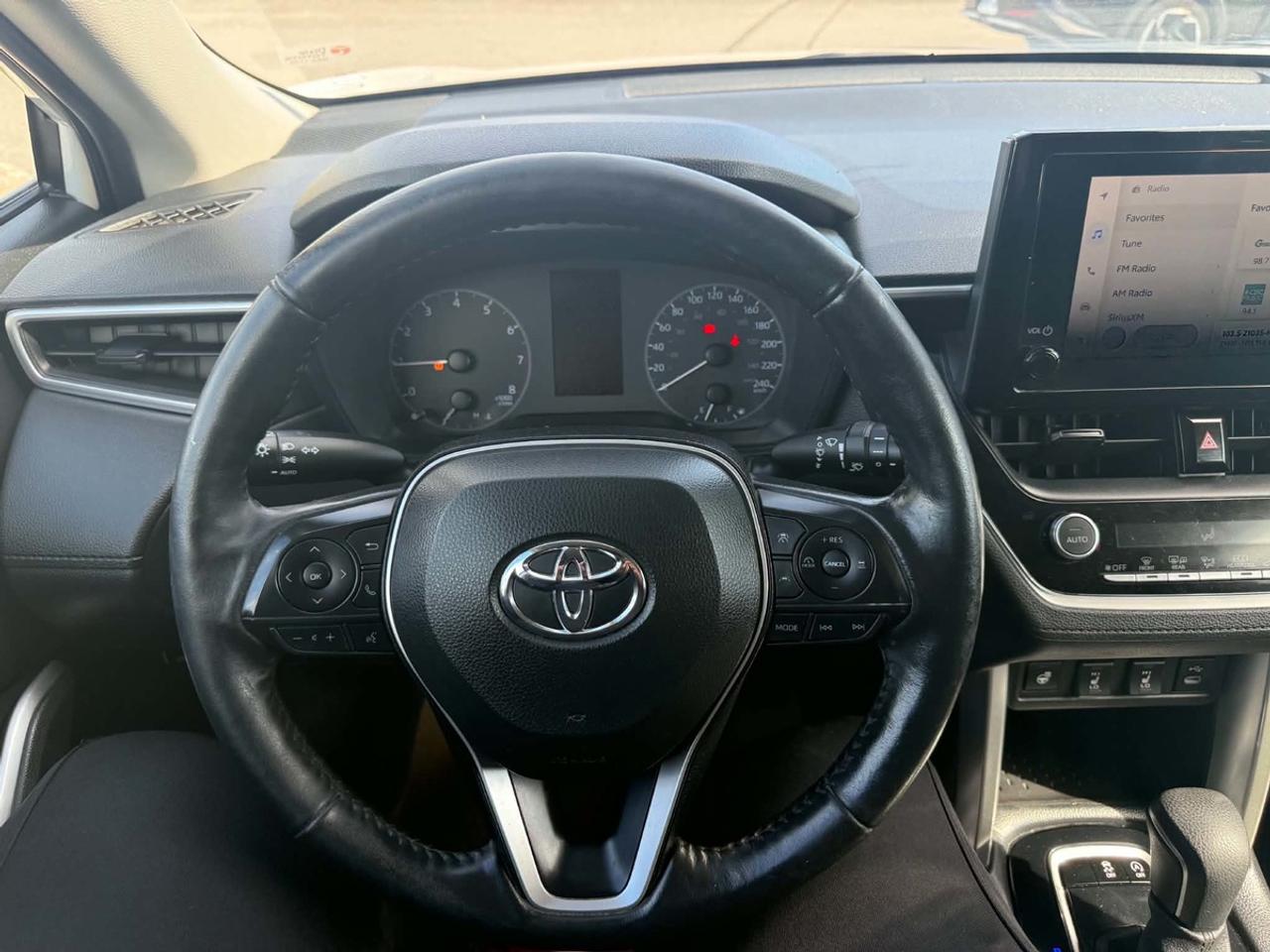 2023 Toyota Corolla Cross LE Photo