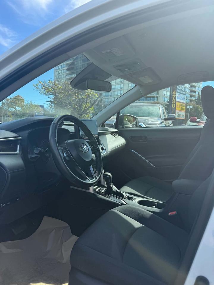 2023 Toyota Corolla Cross LE Photo