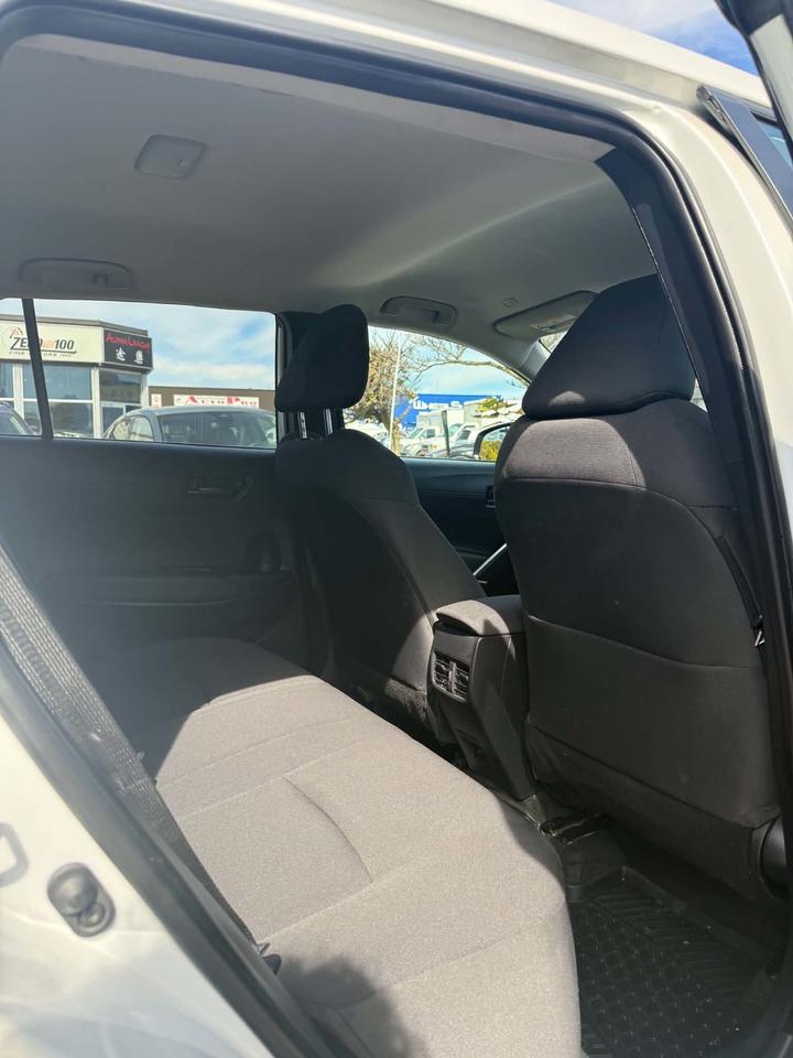 2023 Toyota Corolla Cross LE Photo