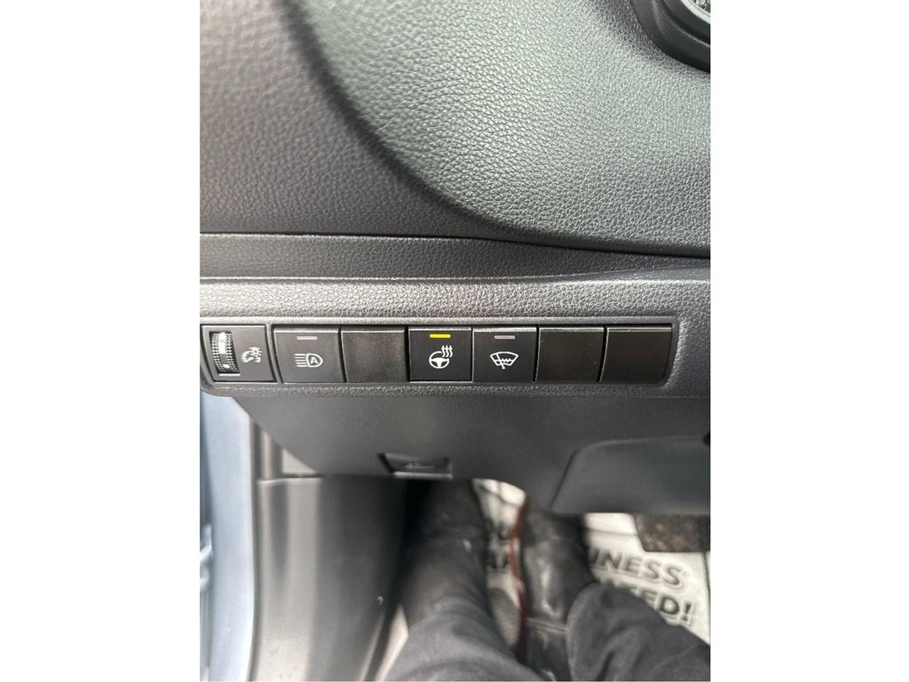 2025 Toyota Corolla LE Plus Sunroof Photo