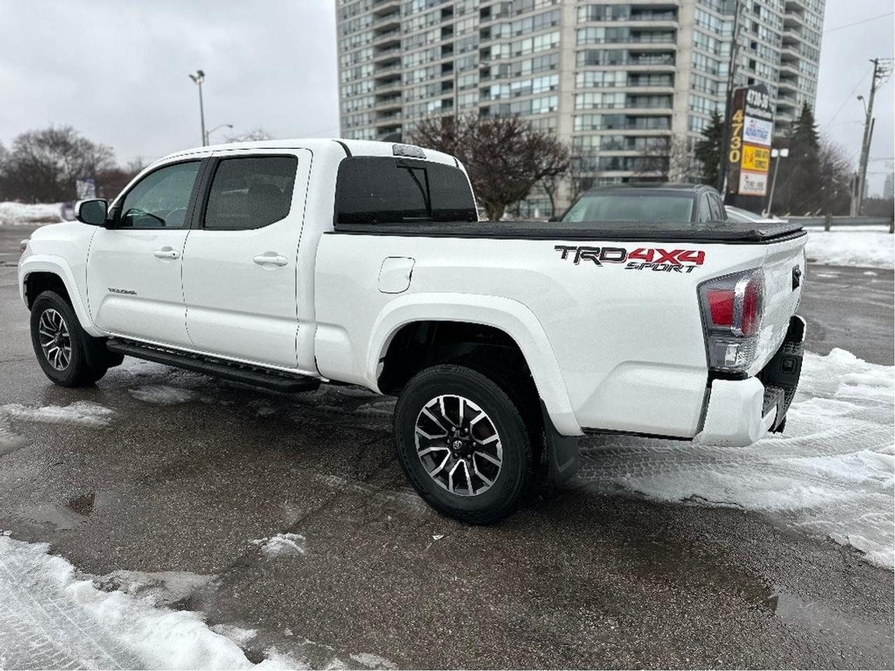 2023 Toyota Tacoma TRD Sport Photo3