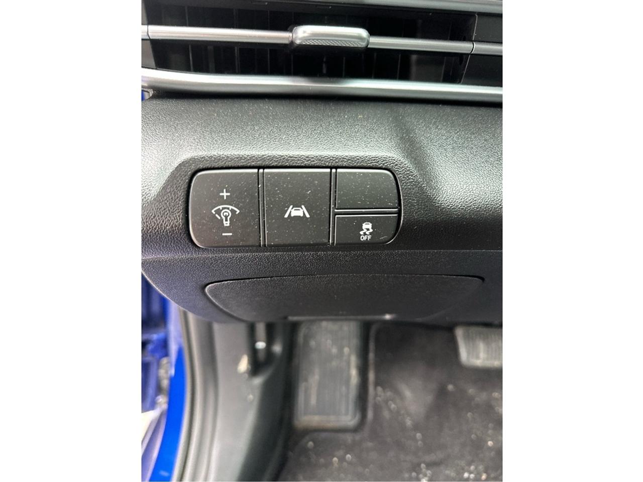 2023 Hyundai Elantra SEL Photo