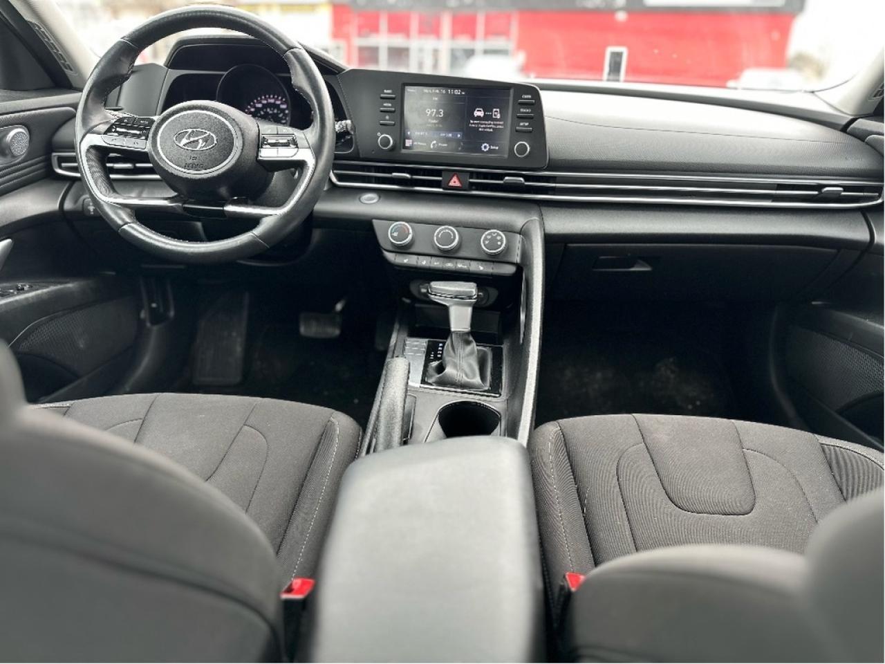 2023 Hyundai Elantra SEL Photo