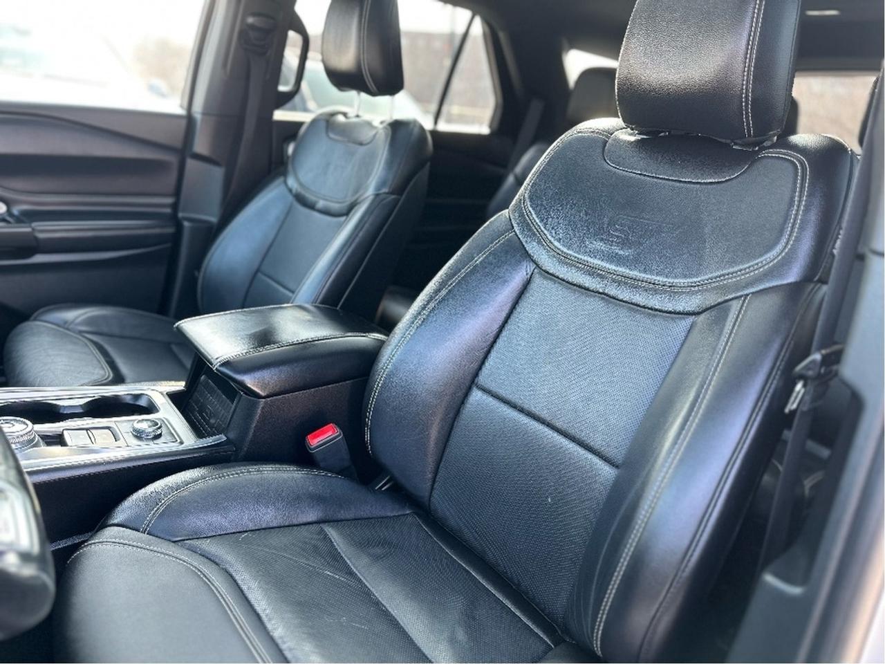 2020 Ford Explorer ST Photo