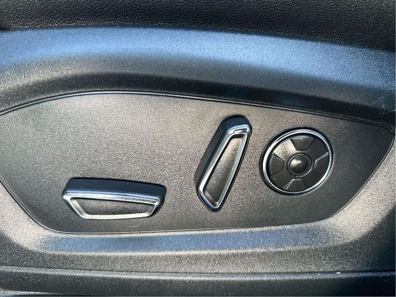 2020 Ford Explorer ST Photo