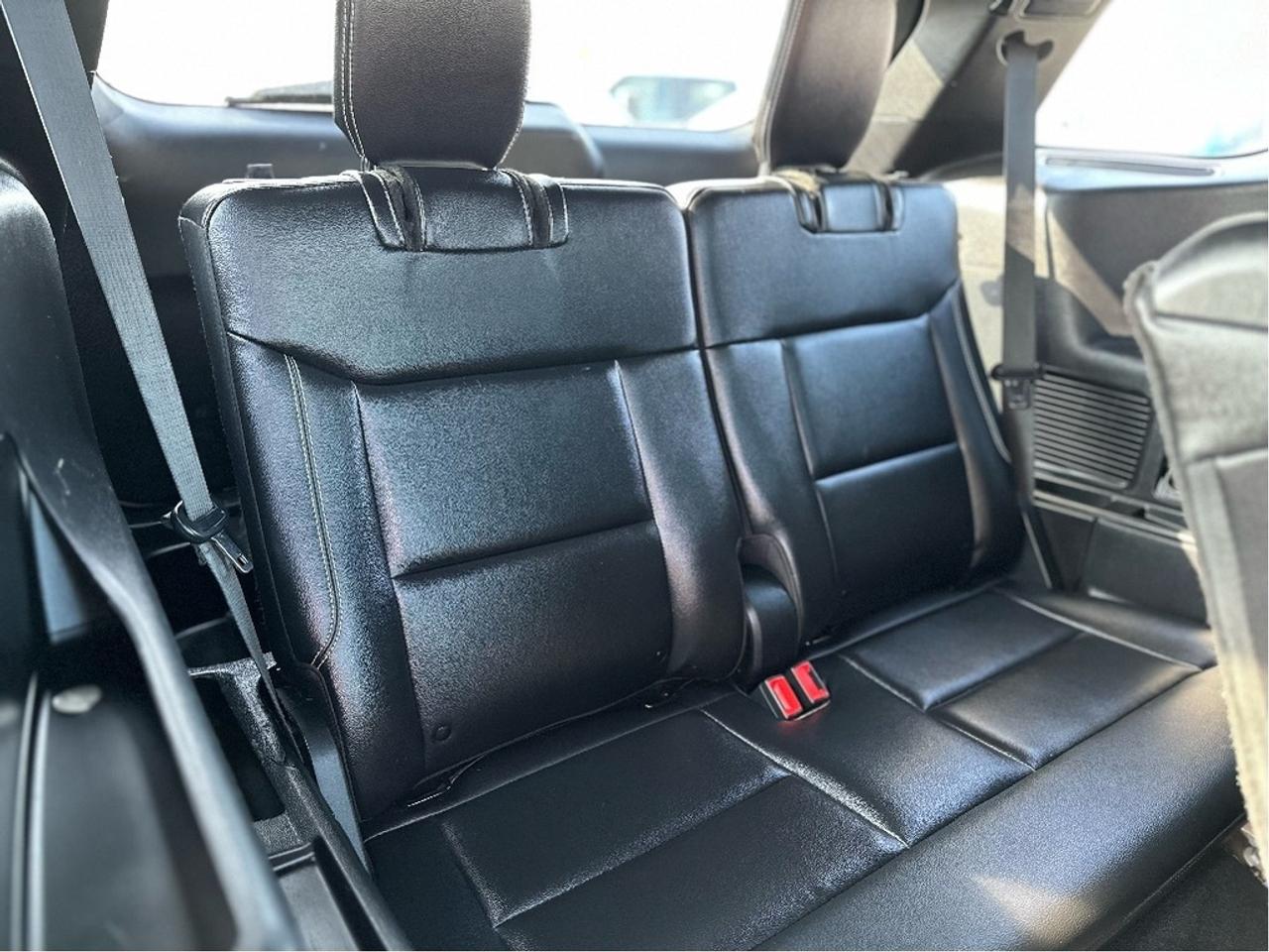 2020 Ford Explorer ST Photo