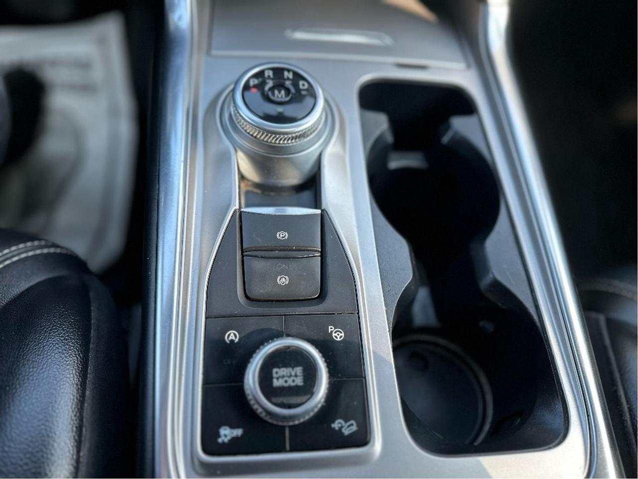 2020 Ford Explorer ST Photo