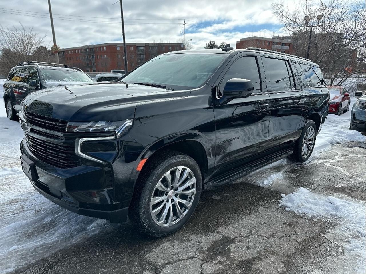 2023 Chevrolet Suburban RST Photo2