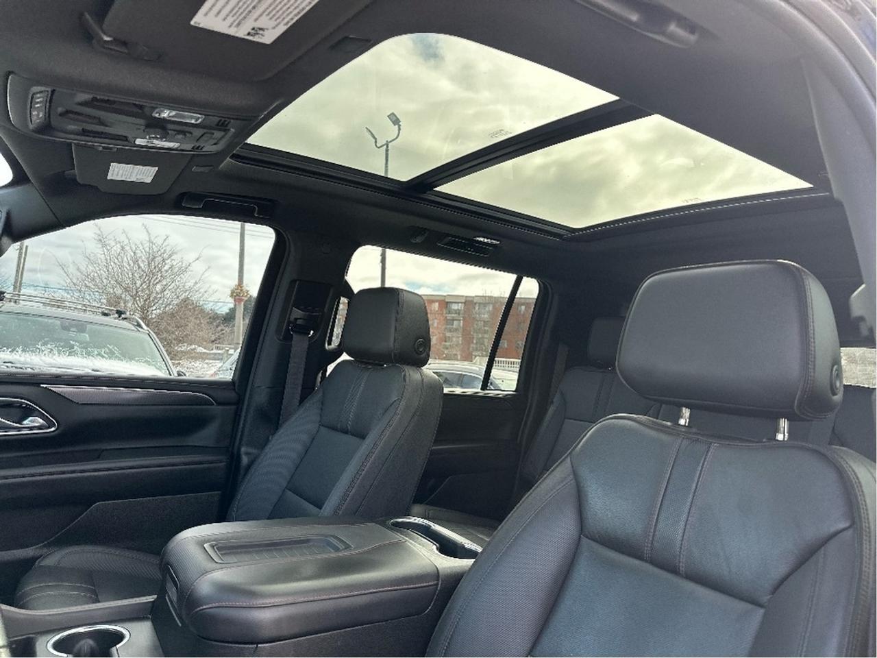 2023 Chevrolet Suburban RST Photo