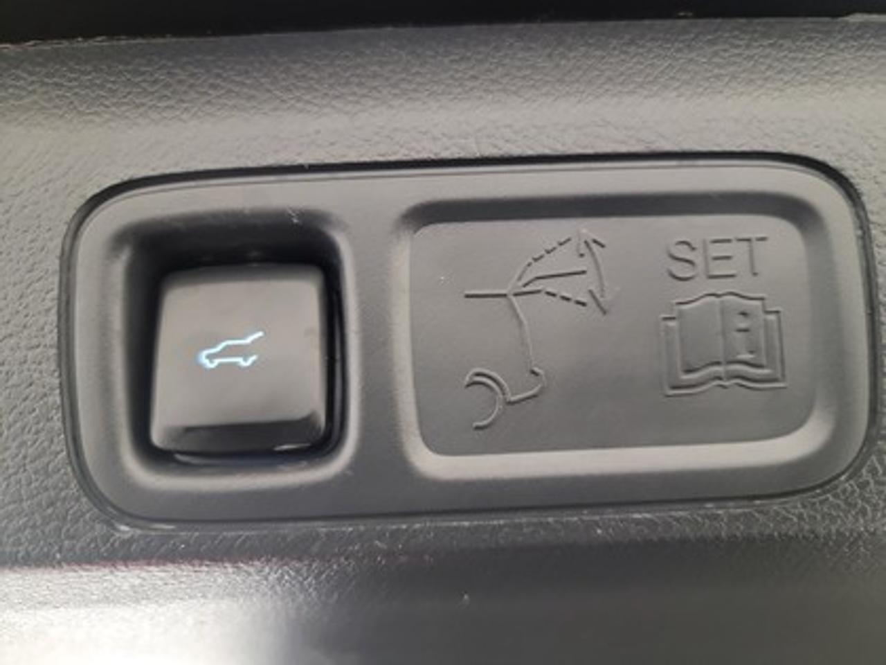 13660121