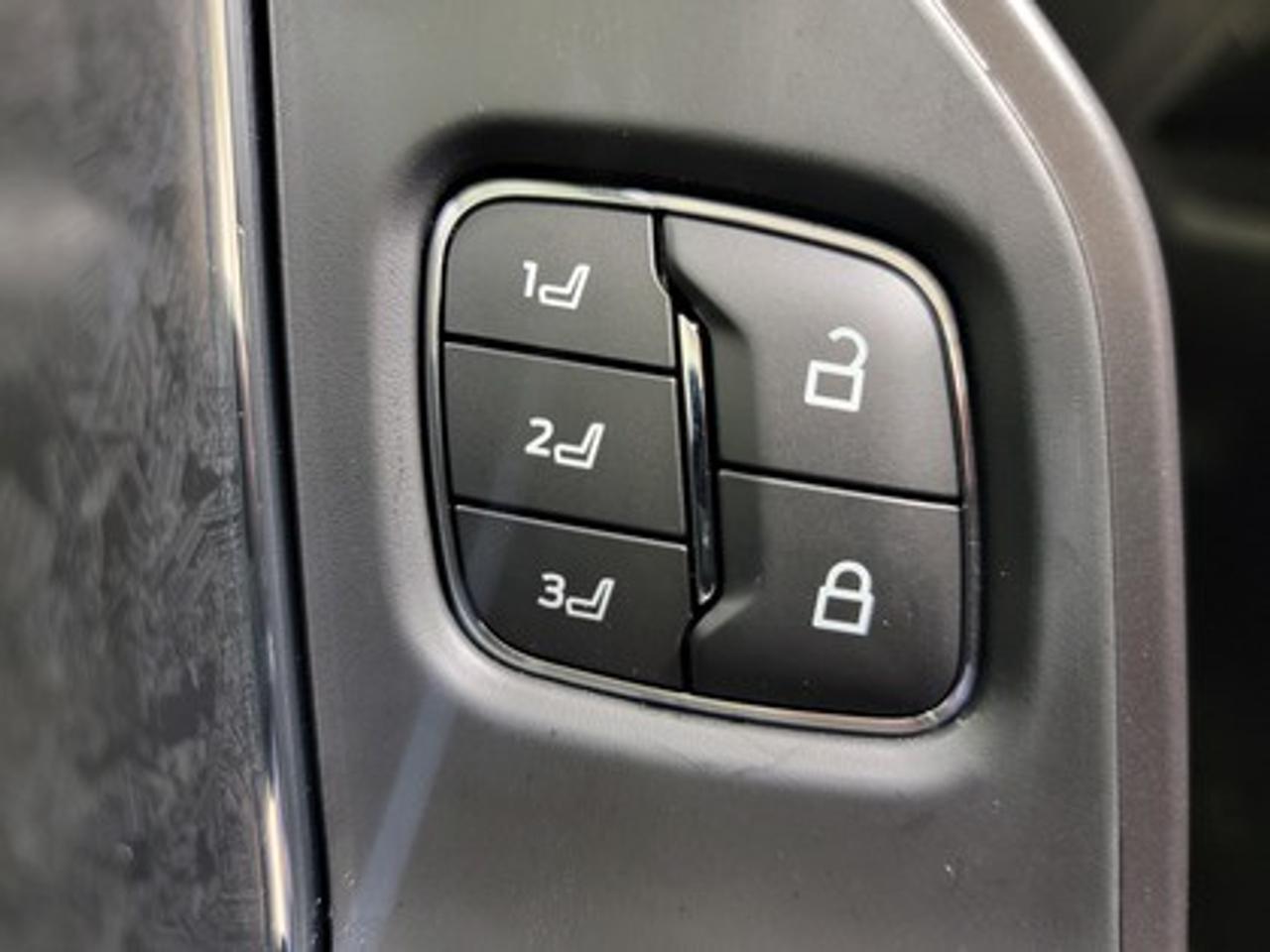 13660154