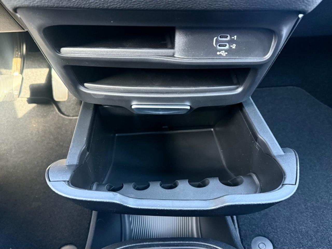 2026 Chrysler Pacifica Select AWD Photo