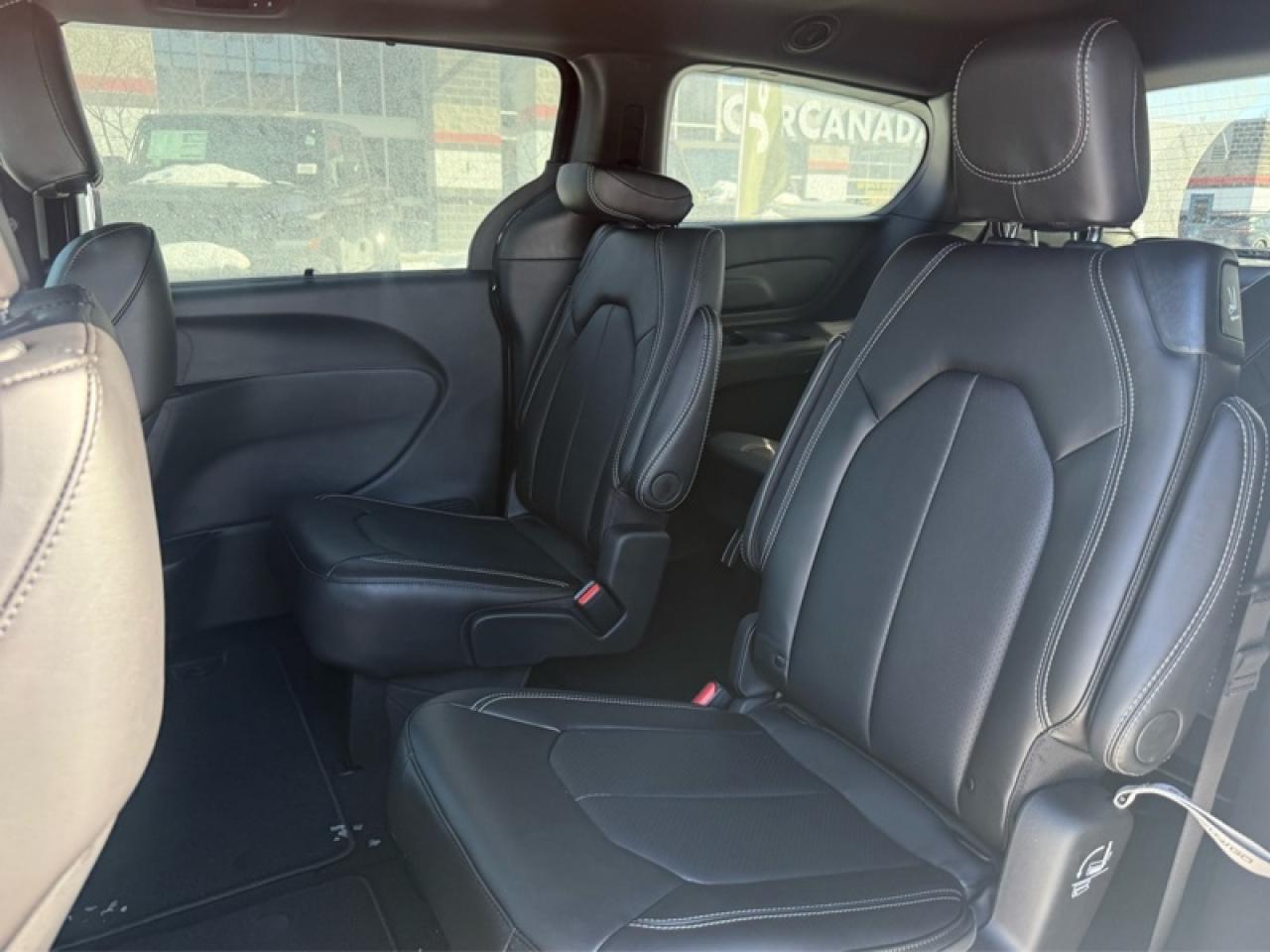 2026 Chrysler Pacifica Select AWD Photo