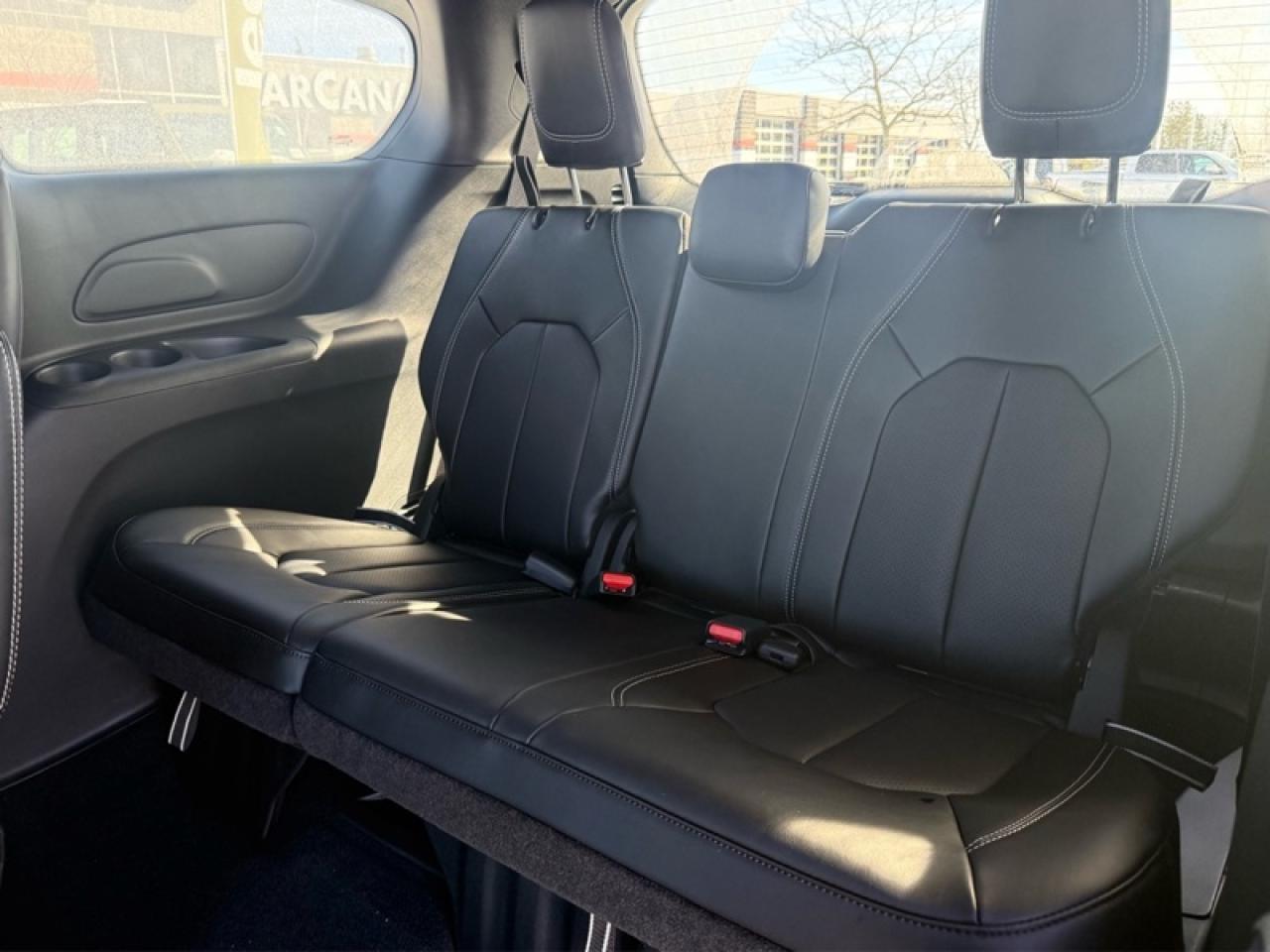 2026 Chrysler Pacifica Select AWD Photo