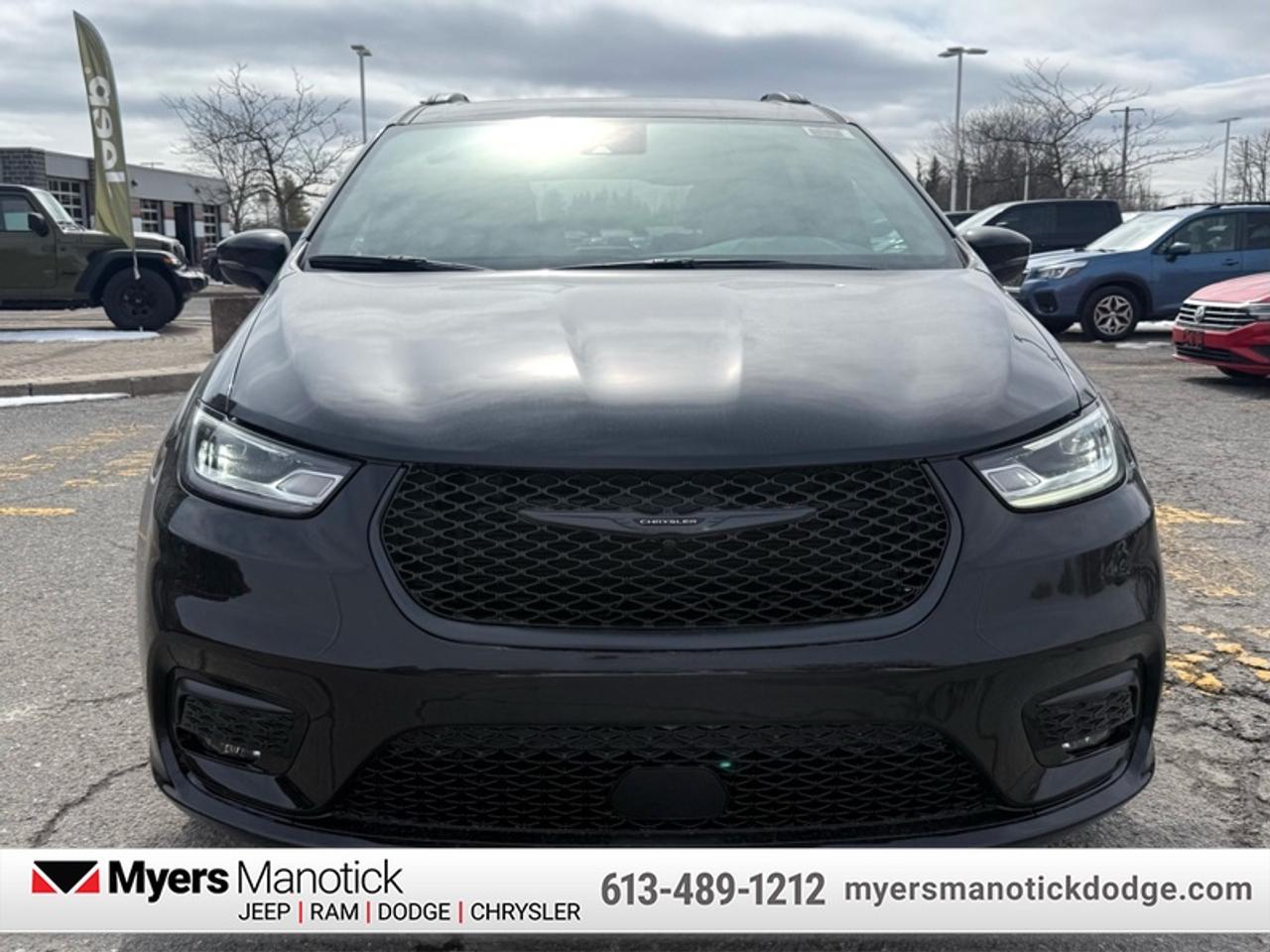 2026 Chrysler Pacifica Select AWD Photo