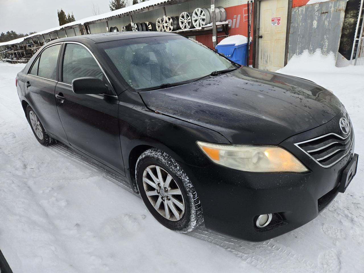 2011 Toyota Camry XLE Photo2