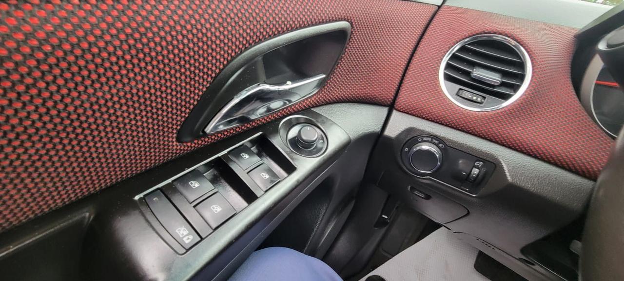 2014 Chevrolet Cruze 1LT Photo