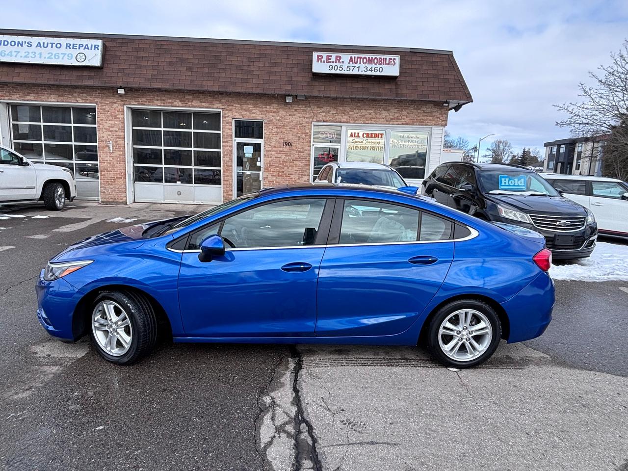2018 Chevrolet Cruze LT ULTRA LOW KMS! - Photo #1
