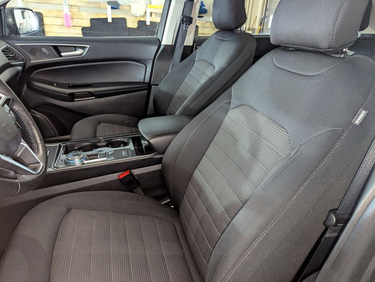 2019 Ford Edge SEL WITH POWER LIFTGATE!! Photo