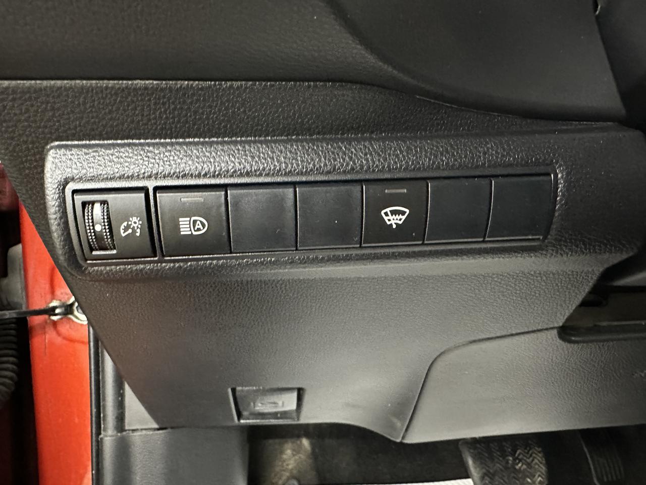 2019 Toyota Corolla SE - Apple CarPlay - Heated Seats Photo13