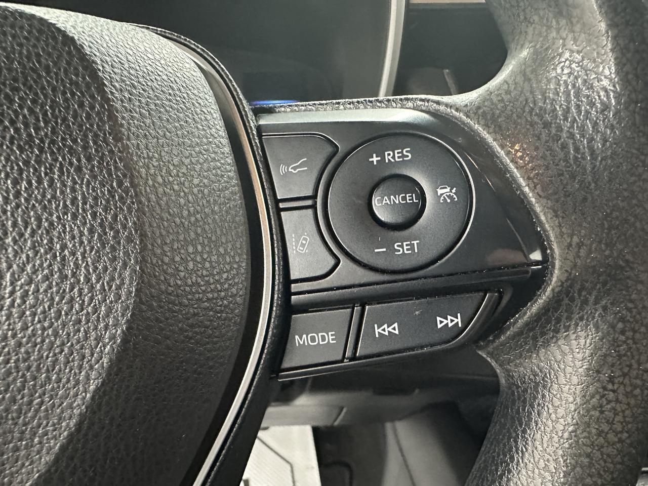 2019 Toyota Corolla SE - Apple CarPlay - Heated Seats Photo16
