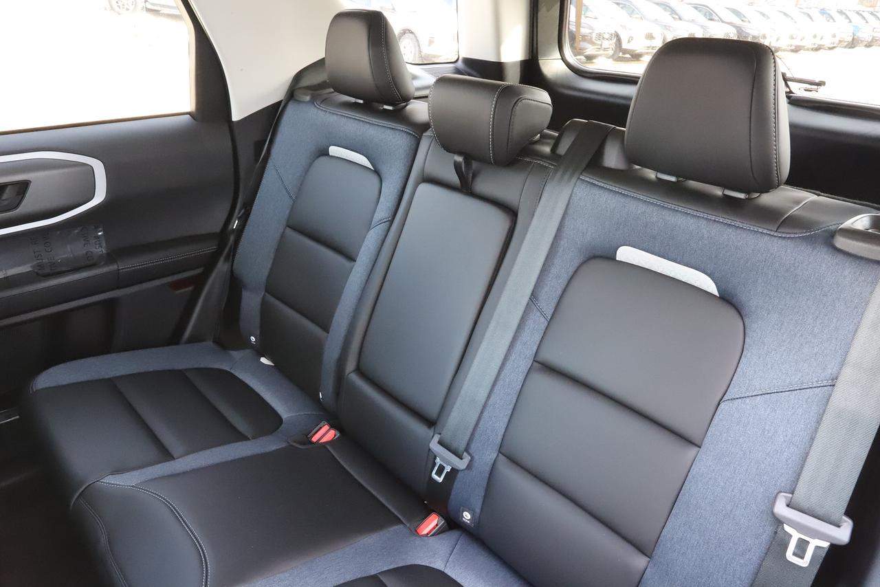 2026 Ford Bronco Sport Outer Banks 4x4 Photo