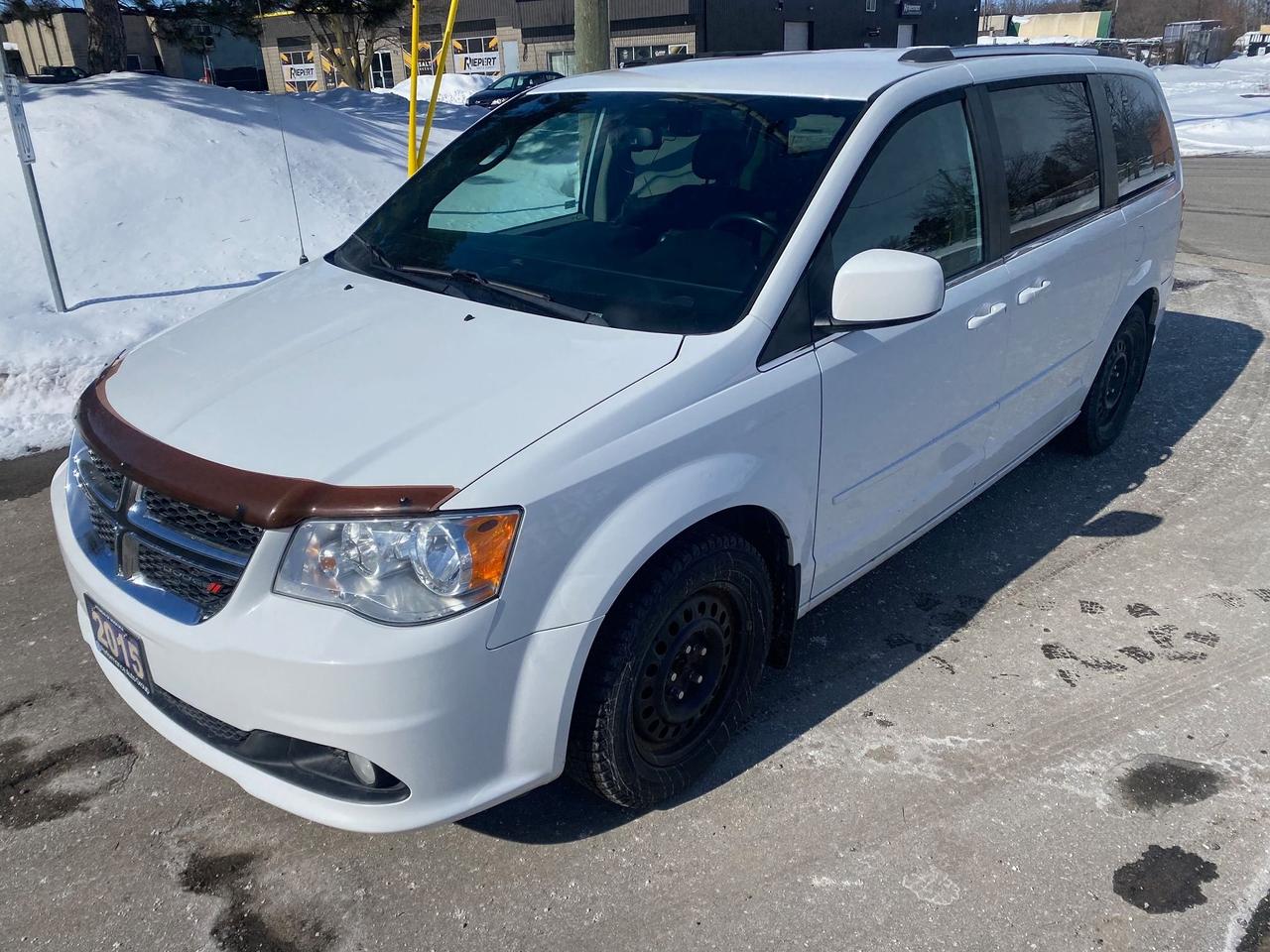 2015 Dodge Grand Caravan SXT Premium Plus Photo2
