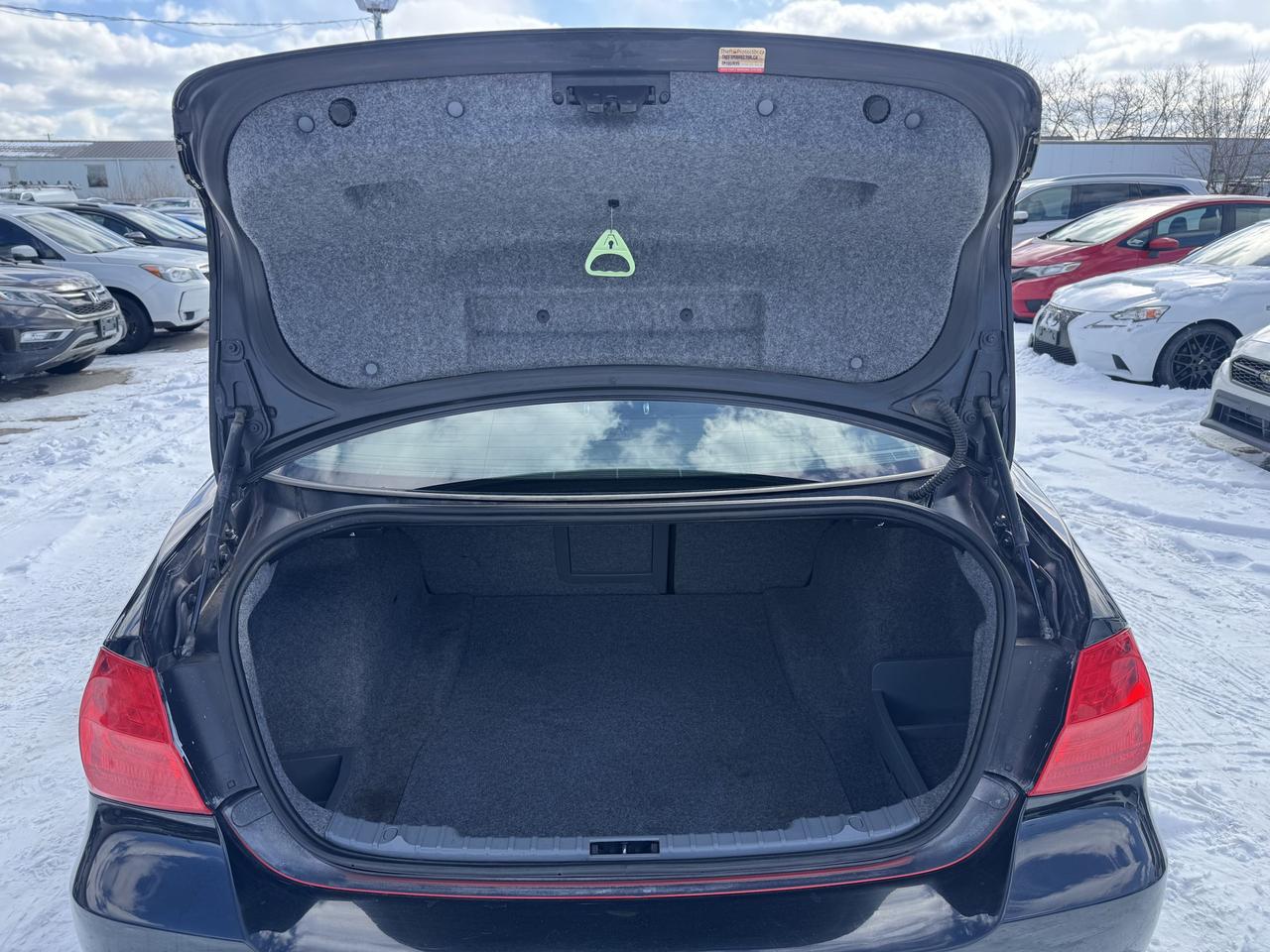 2011 BMW 3 Series 323i Photo