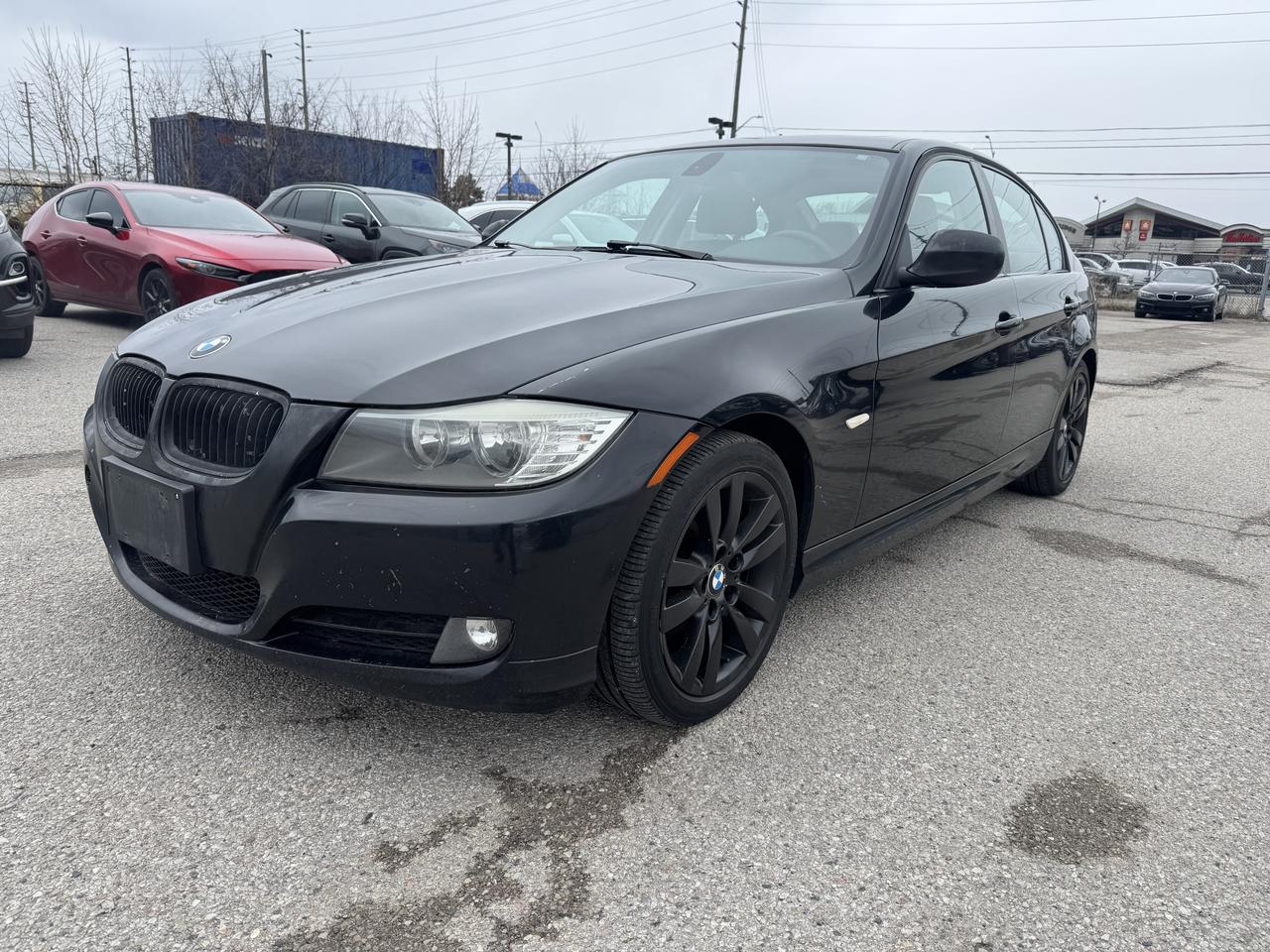 2011 BMW 3 Series 323i Photo