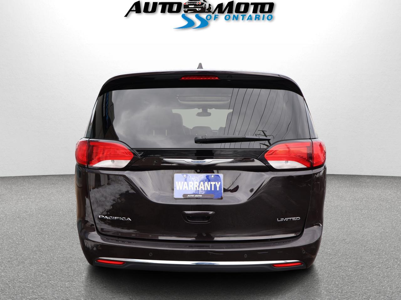 2017 Chrysler Pacifica LIMITED CERTIFIED *CHRYSLER MAINTAIN* CAMERA NAV BLUETOOTH LEATHER HEATED SEATS SPNO ROOF CRUISE ALLOYS Photo