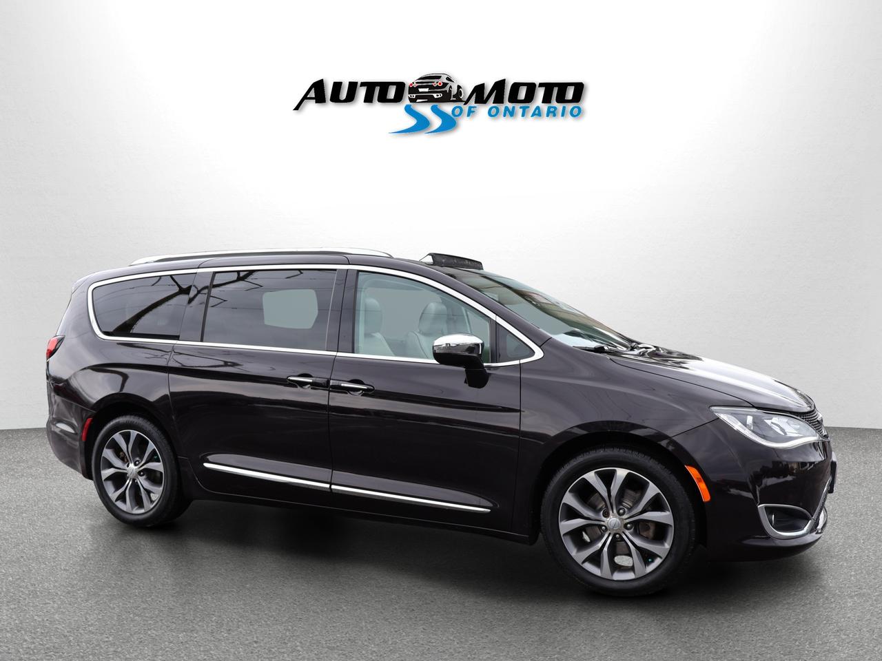 2017 Chrysler Pacifica LIMITED CERTIFIED *CHRYSLER MAINTAIN* CAMERA NAV BLUETOOTH LEATHER HEATED SEATS SPNO ROOF CRUISE ALLOYS Photo