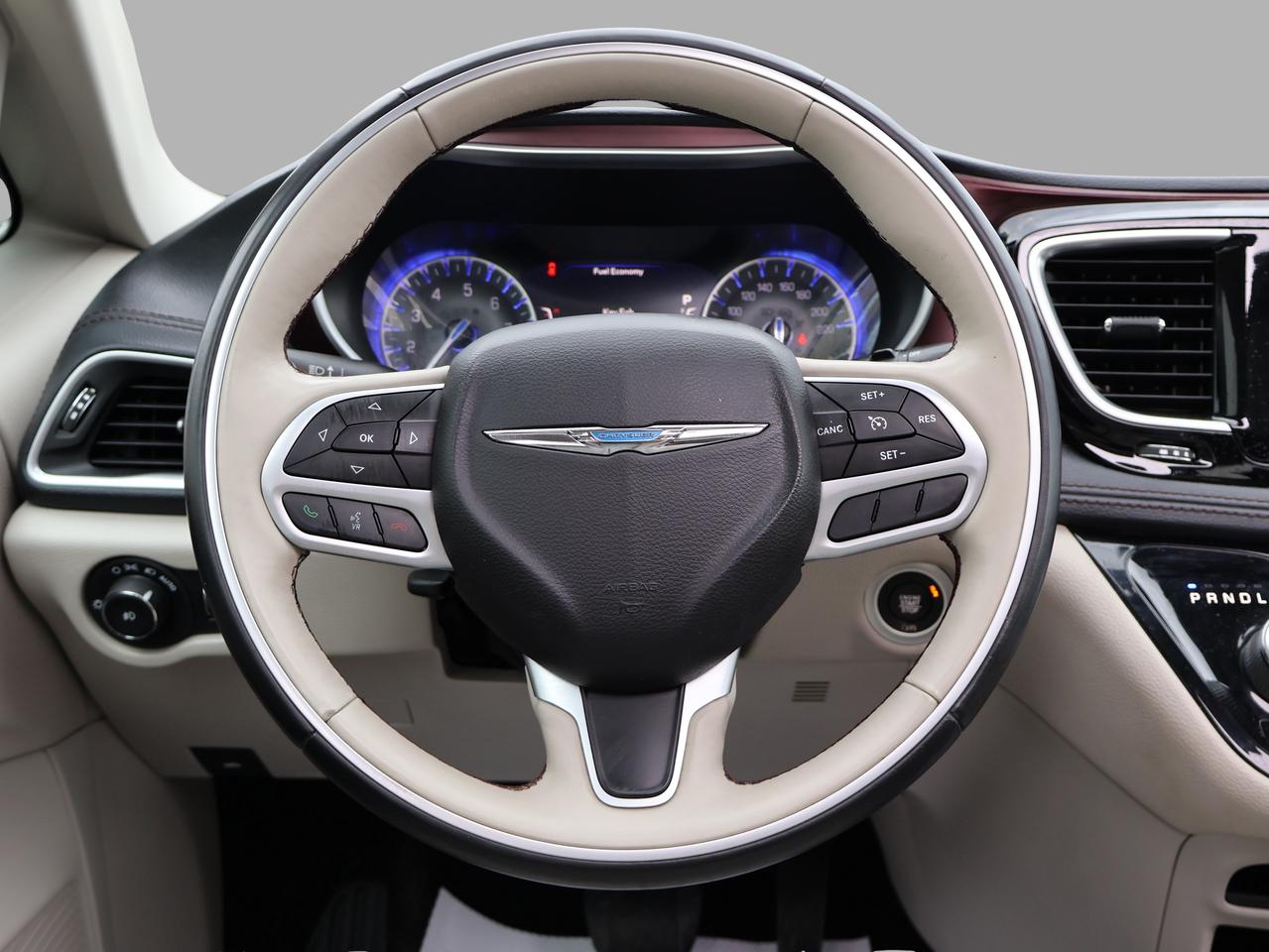 2017 Chrysler Pacifica LIMITED CERTIFIED *CHRYSLER MAINTAIN* CAMERA NAV BLUETOOTH LEATHER HEATED SEATS SPNO ROOF CRUISE ALLOYS Photo