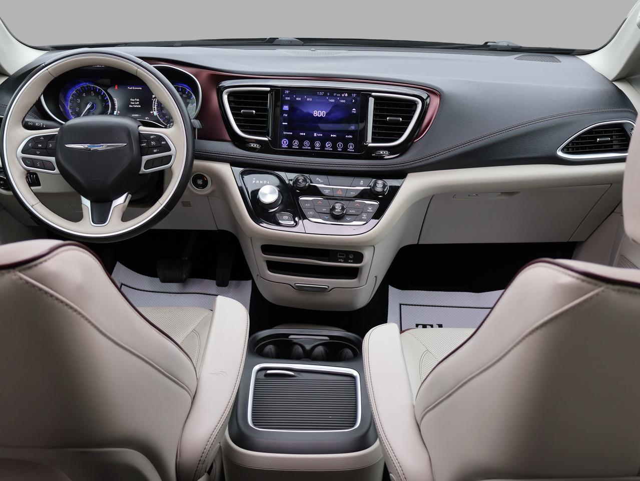 2017 Chrysler Pacifica LIMITED CERTIFIED *CHRYSLER MAINTAIN* CAMERA NAV BLUETOOTH LEATHER HEATED SEATS SPNO ROOF CRUISE ALLOYS Photo