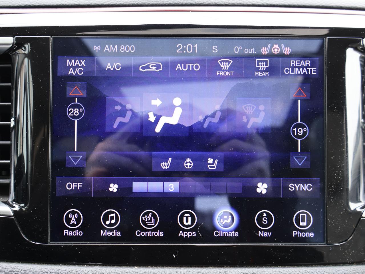 2017 Chrysler Pacifica LIMITED CERTIFIED *CHRYSLER MAINTAIN* CAMERA NAV BLUETOOTH LEATHER HEATED SEATS SPNO ROOF CRUISE ALLOYS Photo